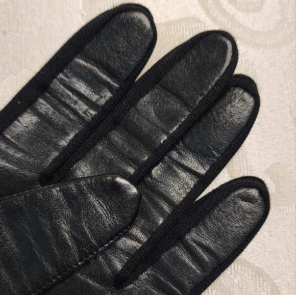 Vintage 90s Black Leather Gloves | Lined Dress Gloves | Made in Japan Size Small - Picture 4 of 7